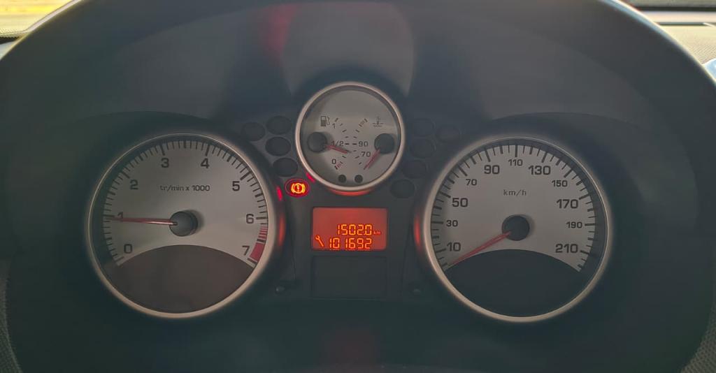 PEUGEOT 207 Hatch - Foto
