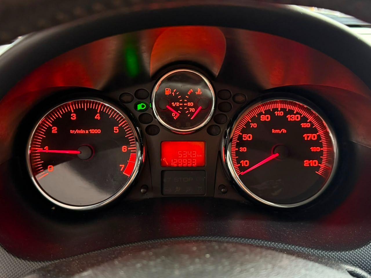 PEUGEOT 207 Hatch - Foto