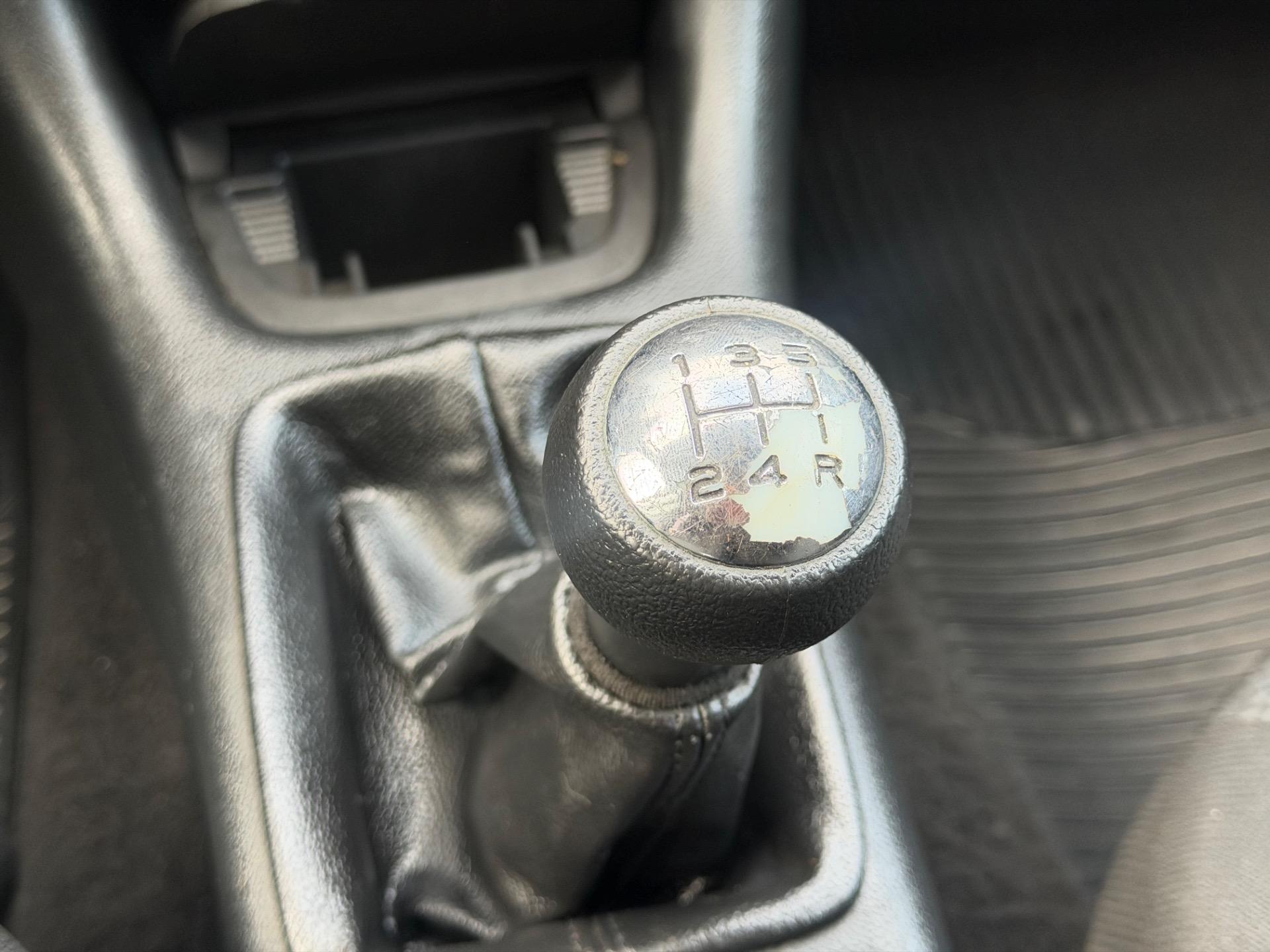 PEUGEOT 207 Hatch - Foto