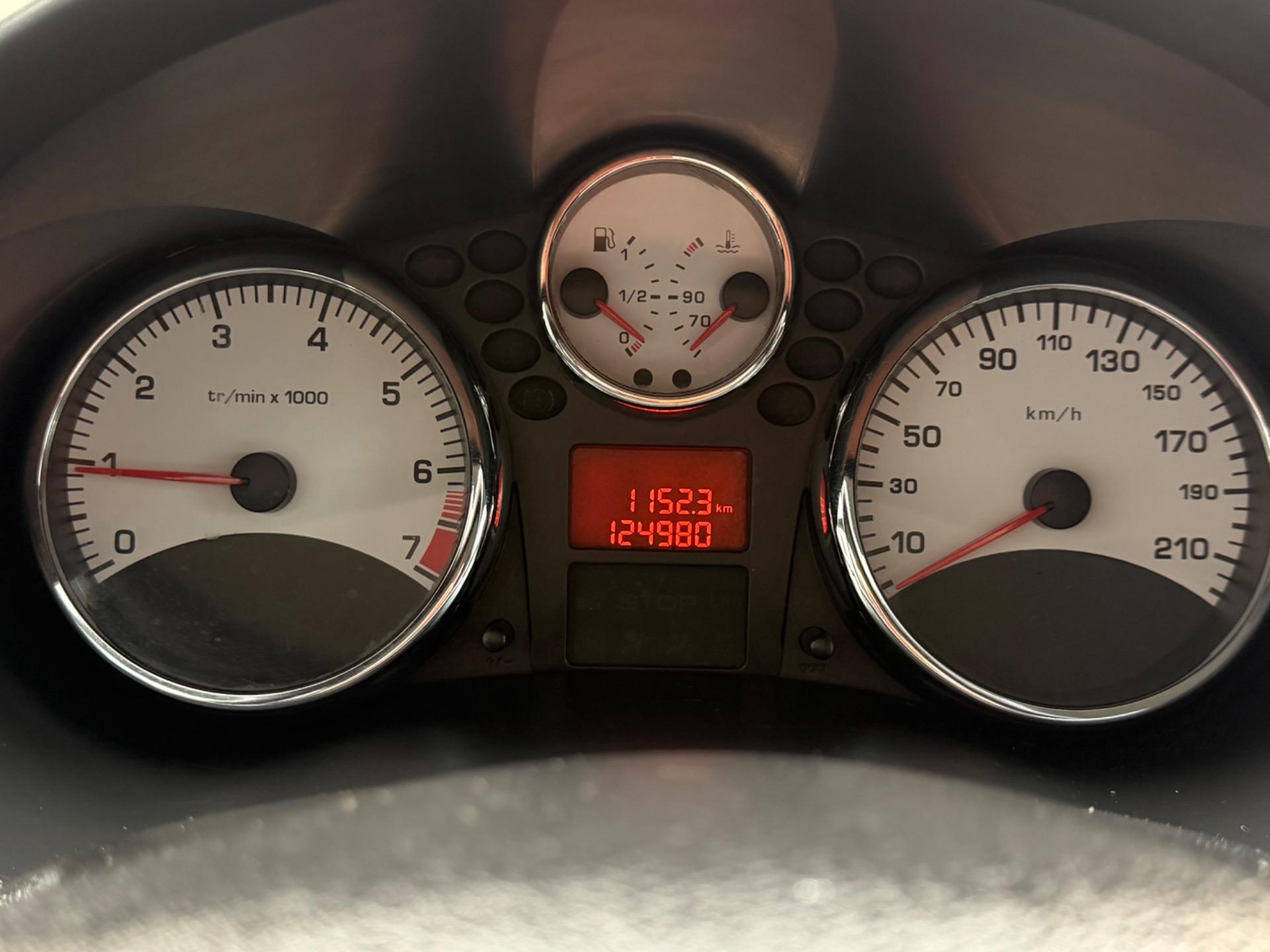 PEUGEOT 207 Hatch - Foto