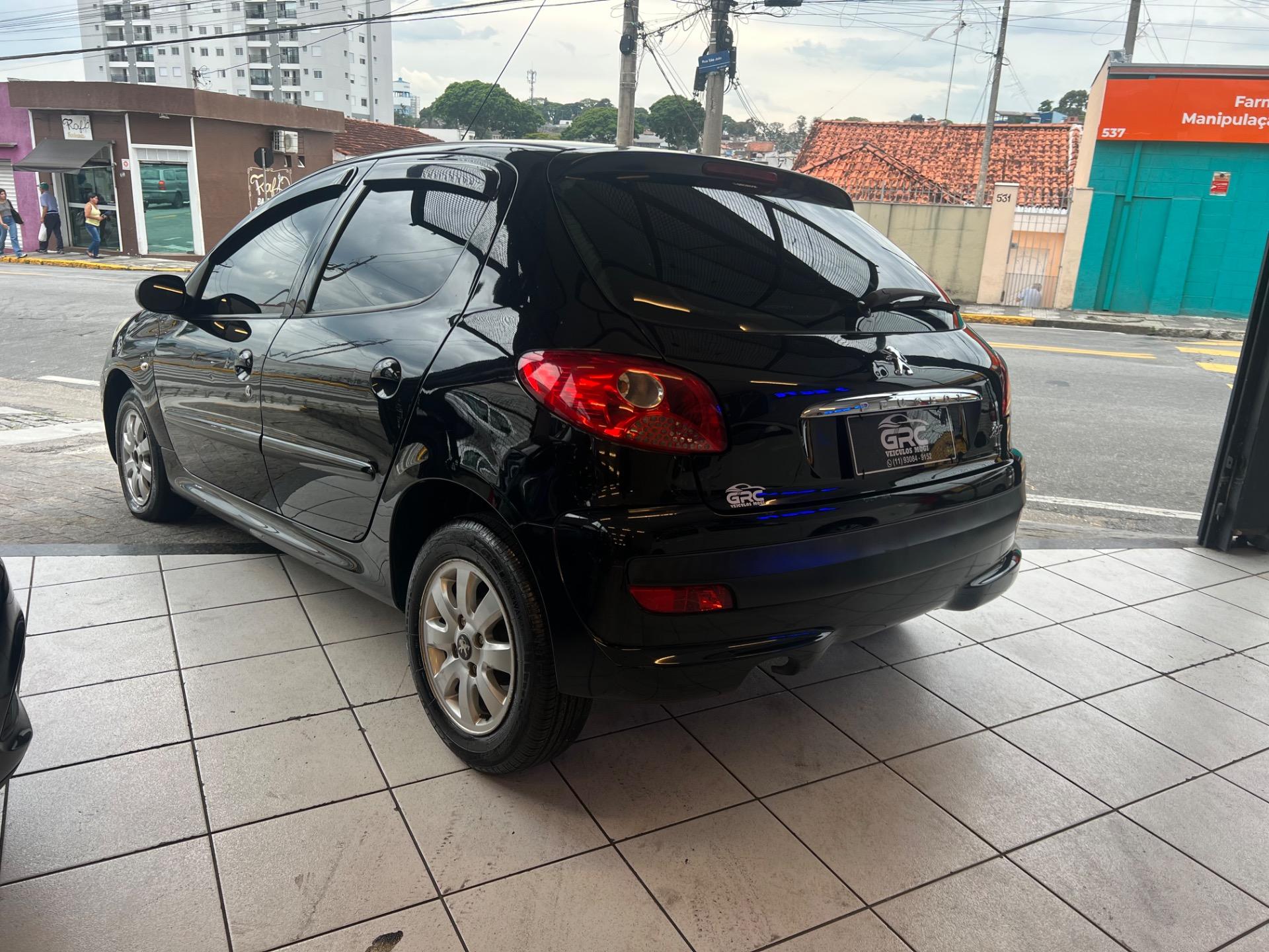PEUGEOT 207 Hatch - Foto