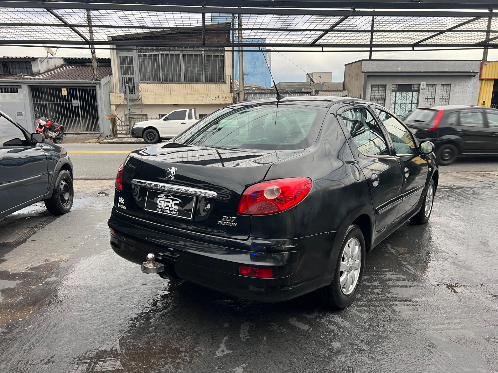 PEUGEOT 207 Sedan - Foto