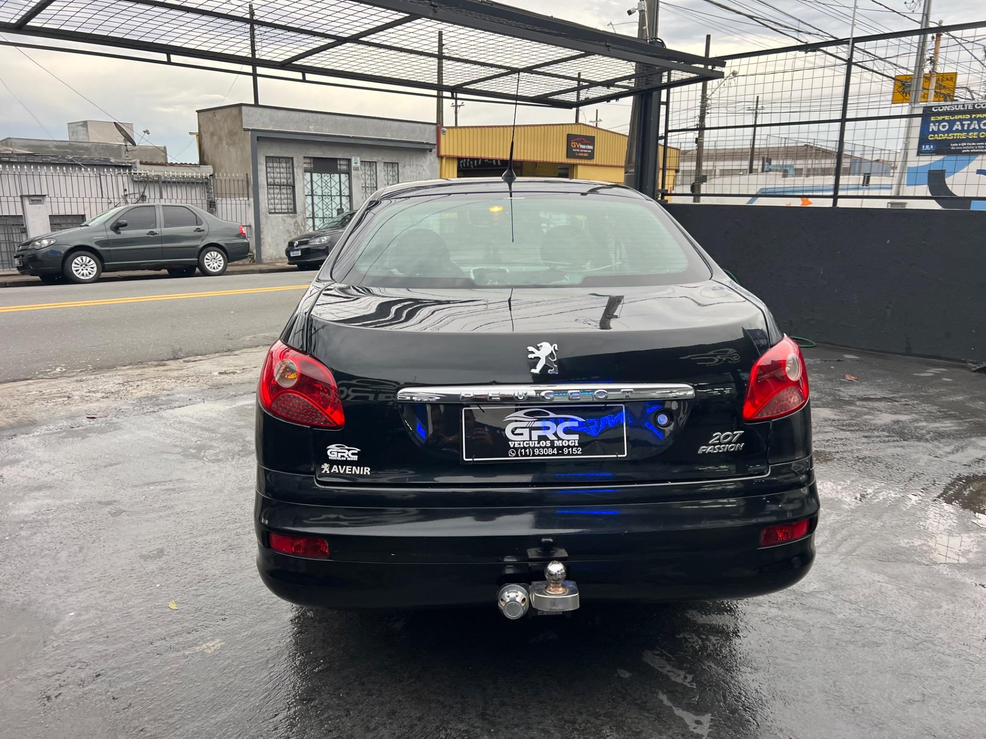 PEUGEOT 207 Sedan - Foto