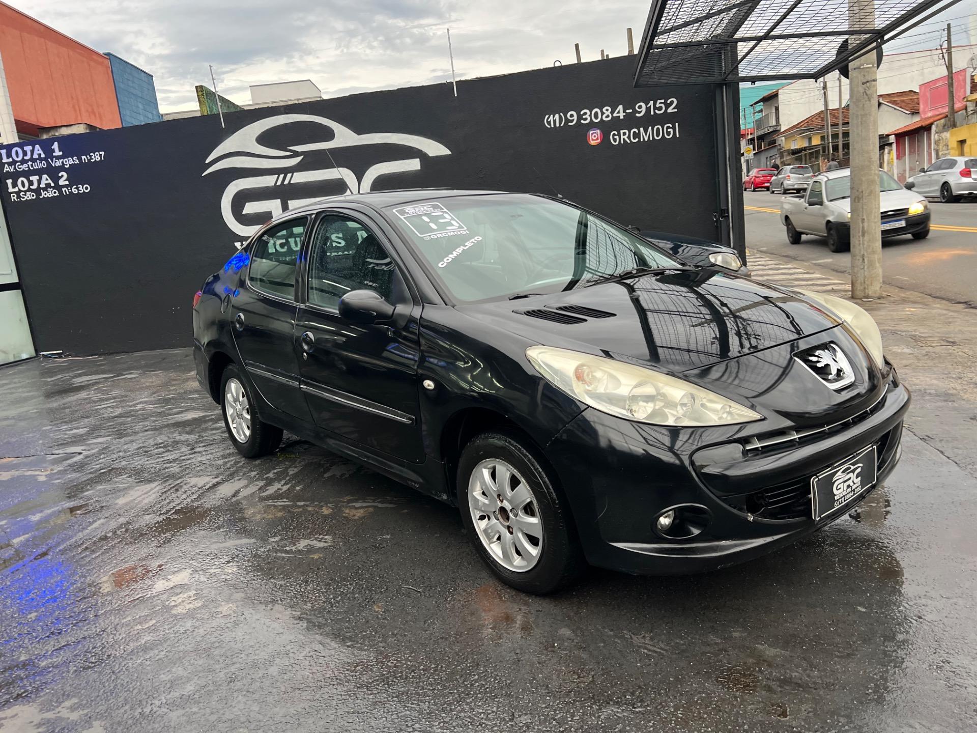 PEUGEOT 207 Sedan - Foto