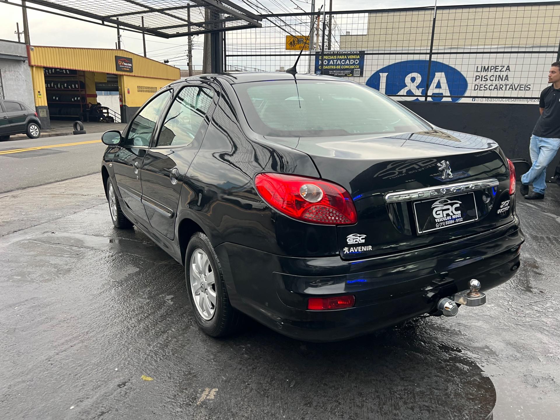 PEUGEOT 207 Sedan - Foto