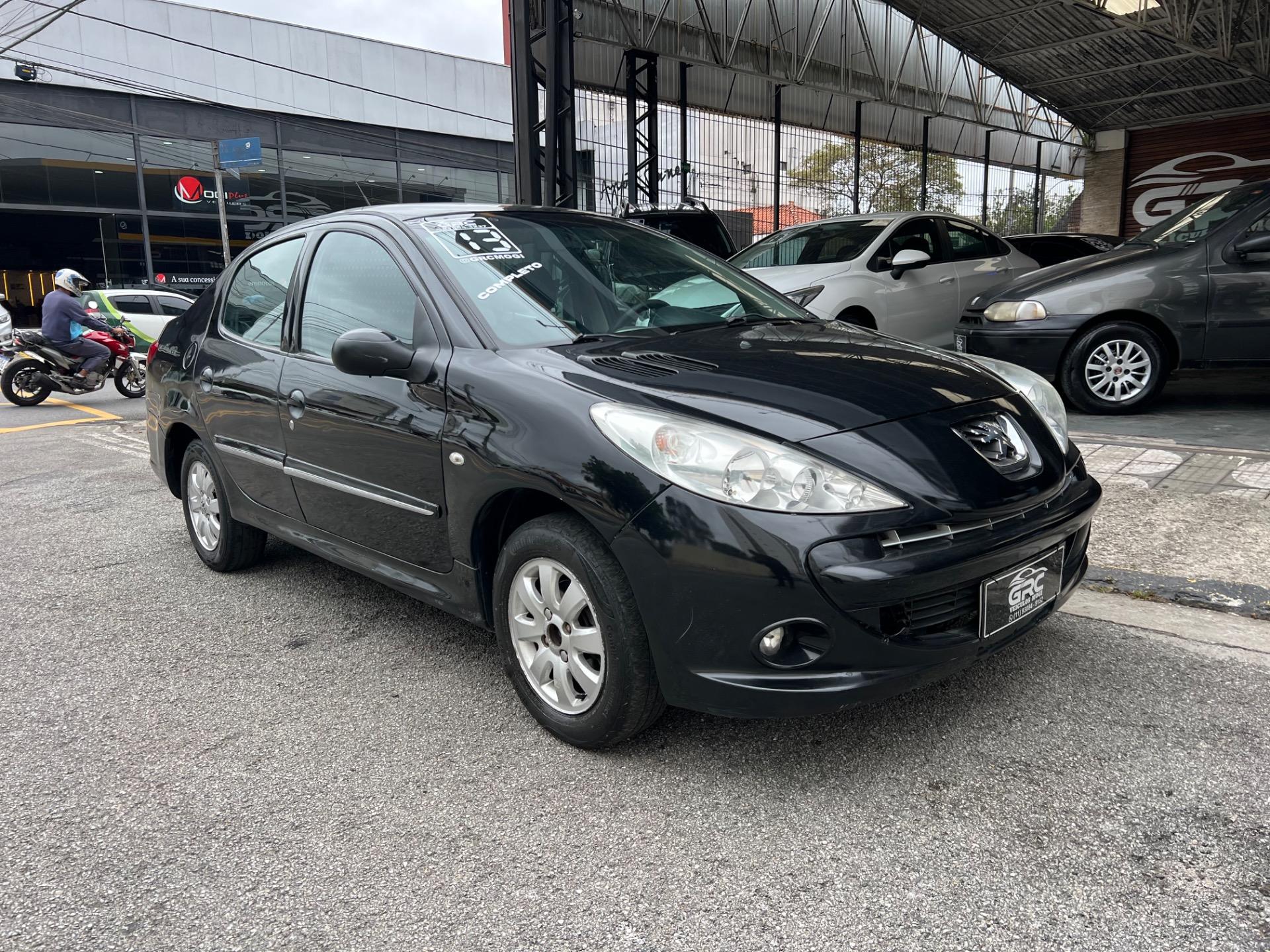 PEUGEOT 207 Sedan - Foto