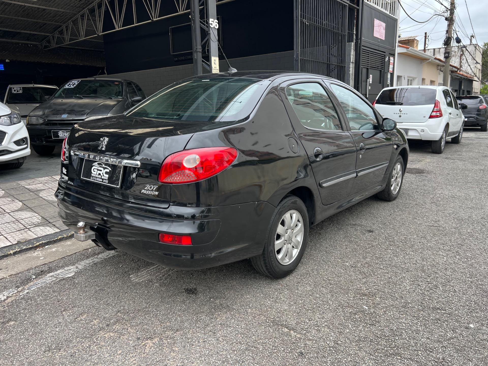 PEUGEOT 207 Sedan - Foto