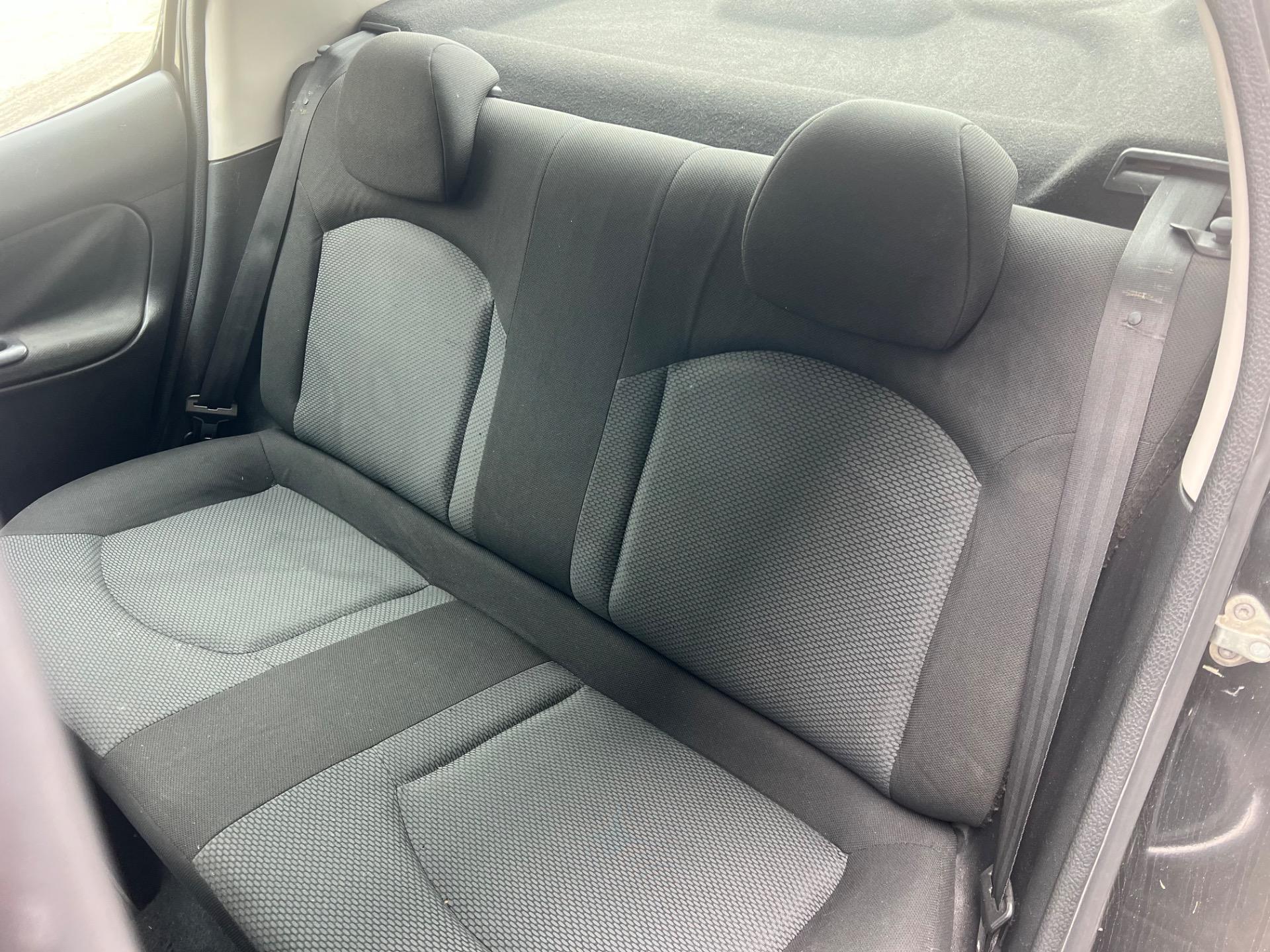 PEUGEOT 207 Sedan - Foto