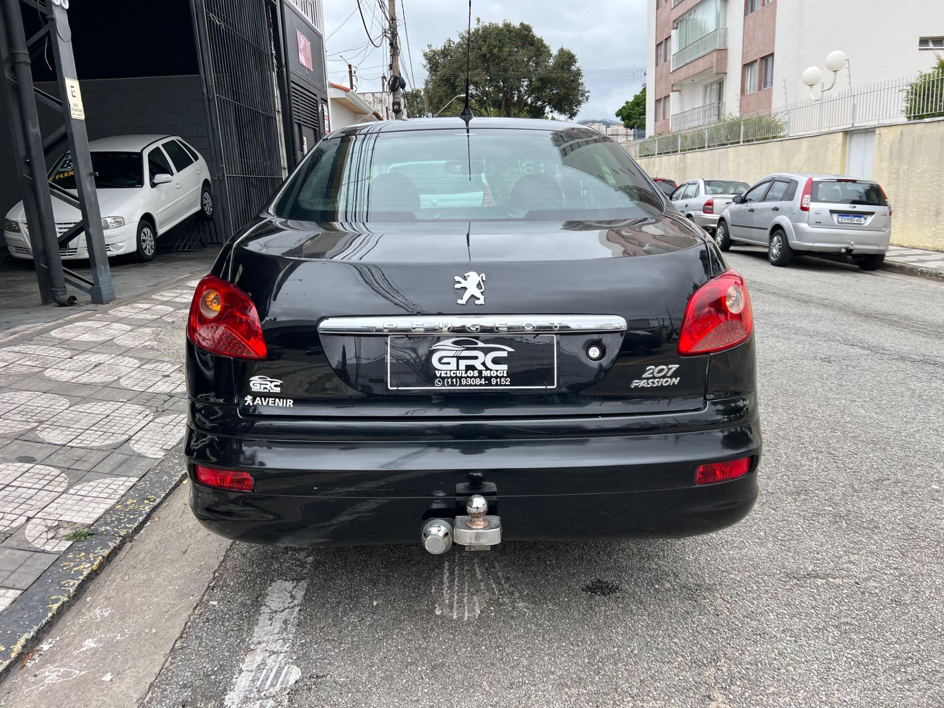 PEUGEOT 207 Sedan - Foto