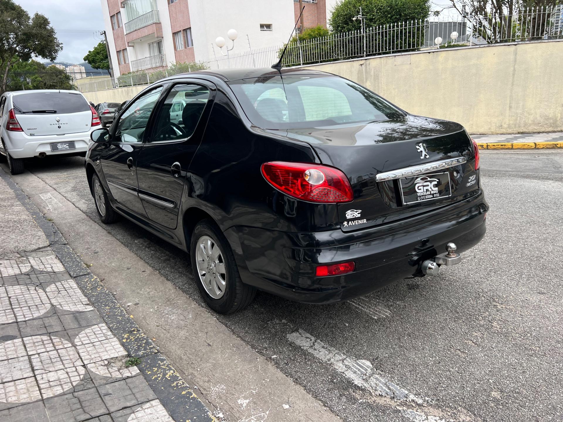 PEUGEOT 207 Sedan - Foto