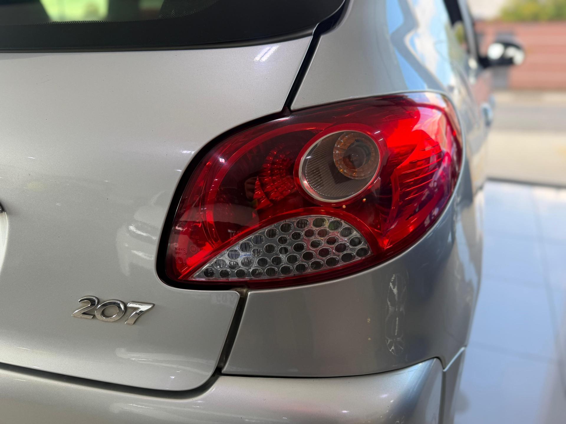 PEUGEOT 207 SW - Foto