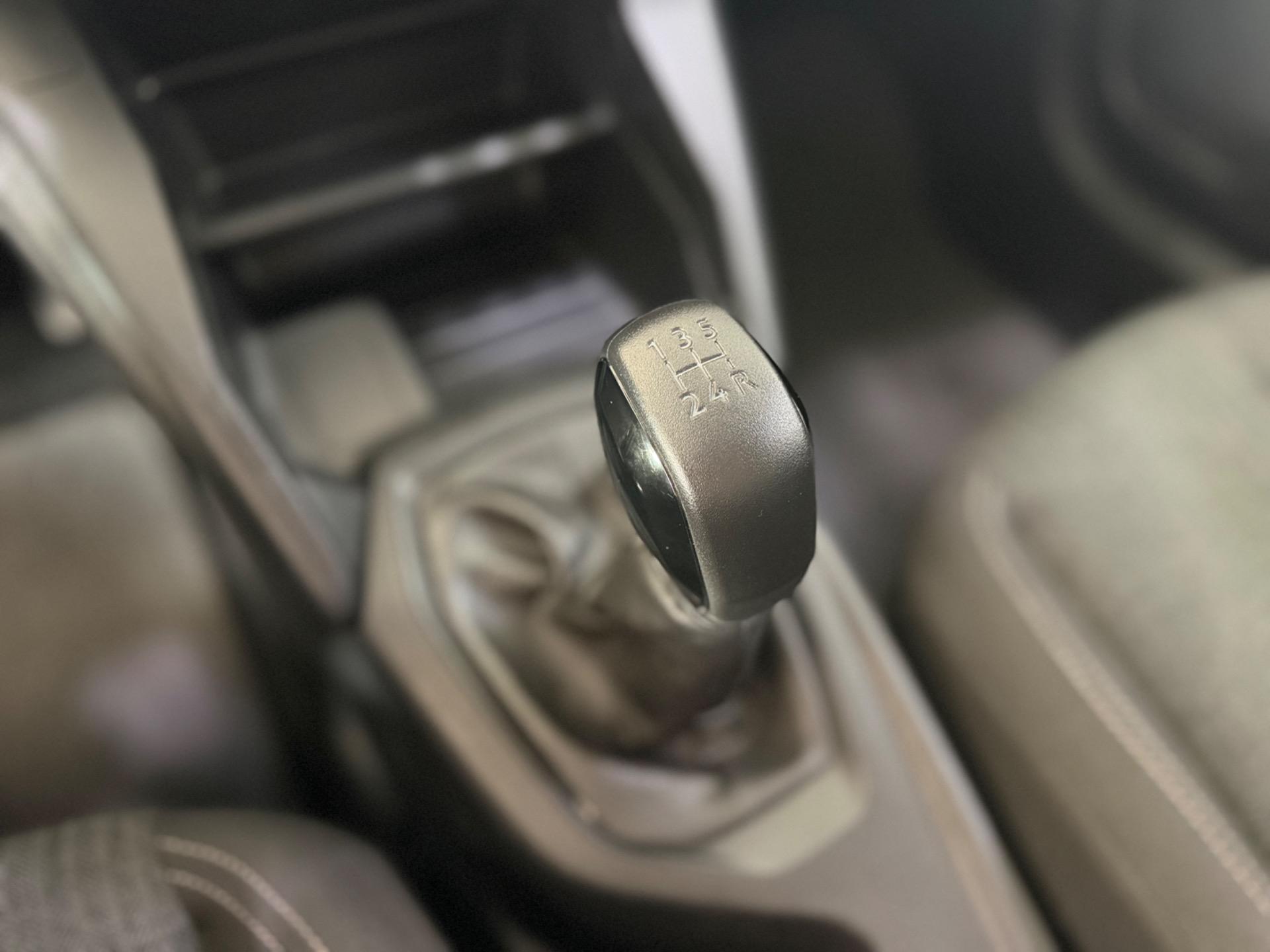 PEUGEOT 208 - Foto