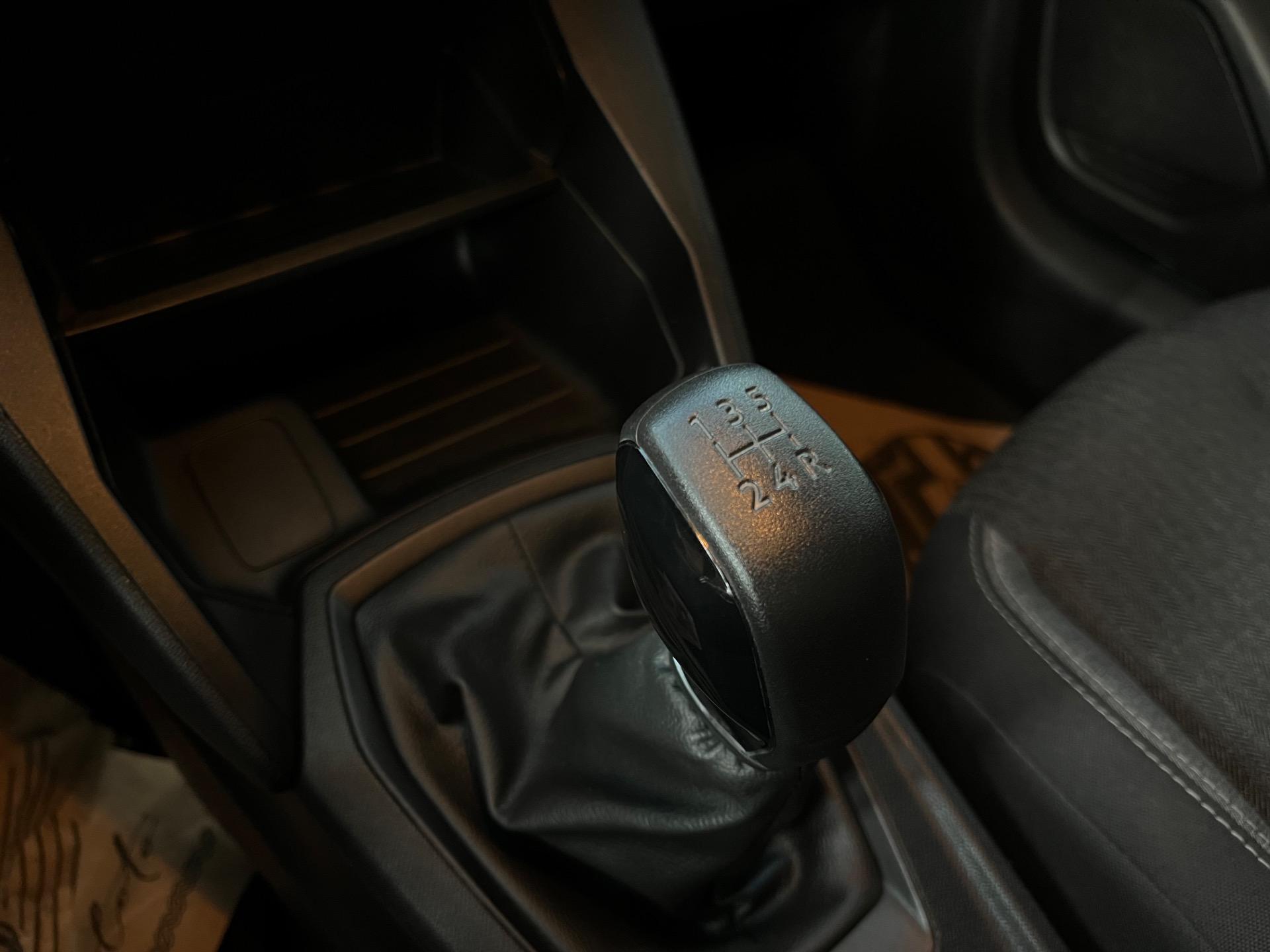 PEUGEOT 208 - Foto