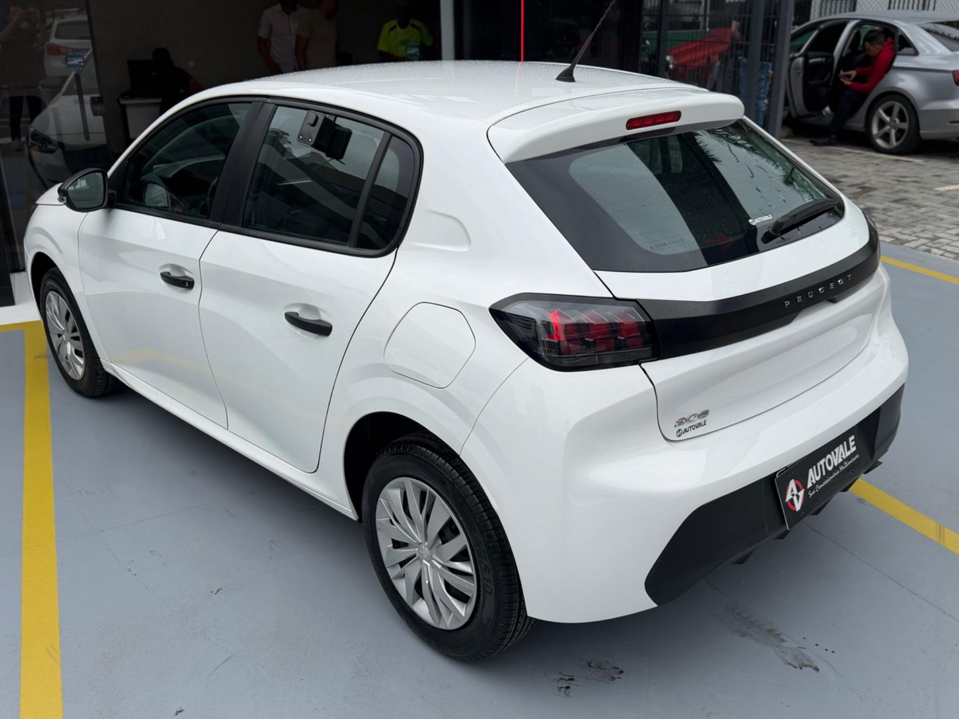PEUGEOT 208 - Foto
