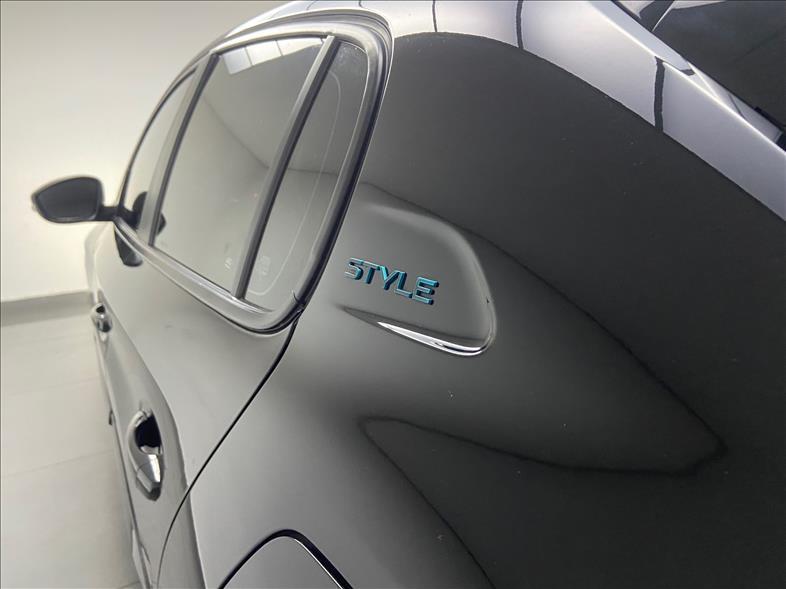 PEUGEOT 208 - Foto