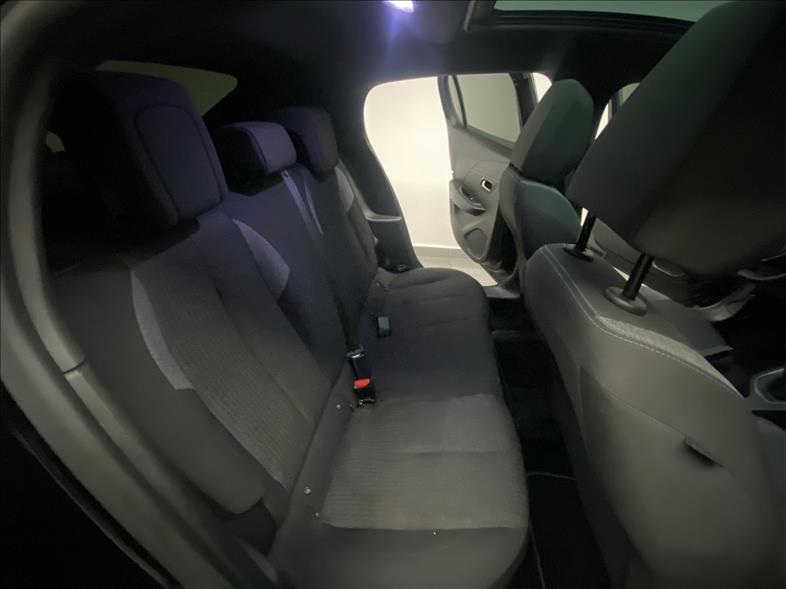 PEUGEOT 208 - Foto