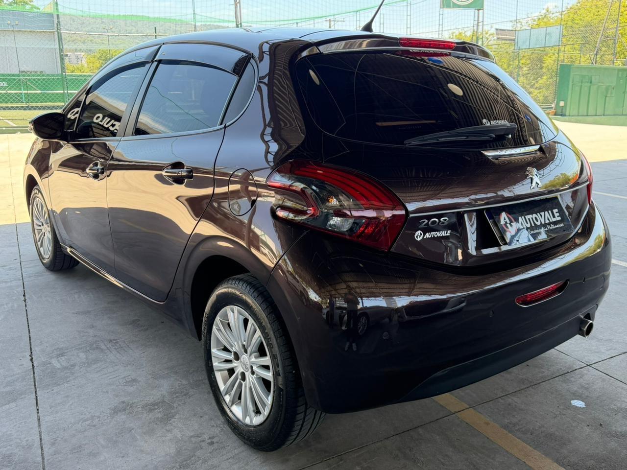 PEUGEOT 208 - Foto