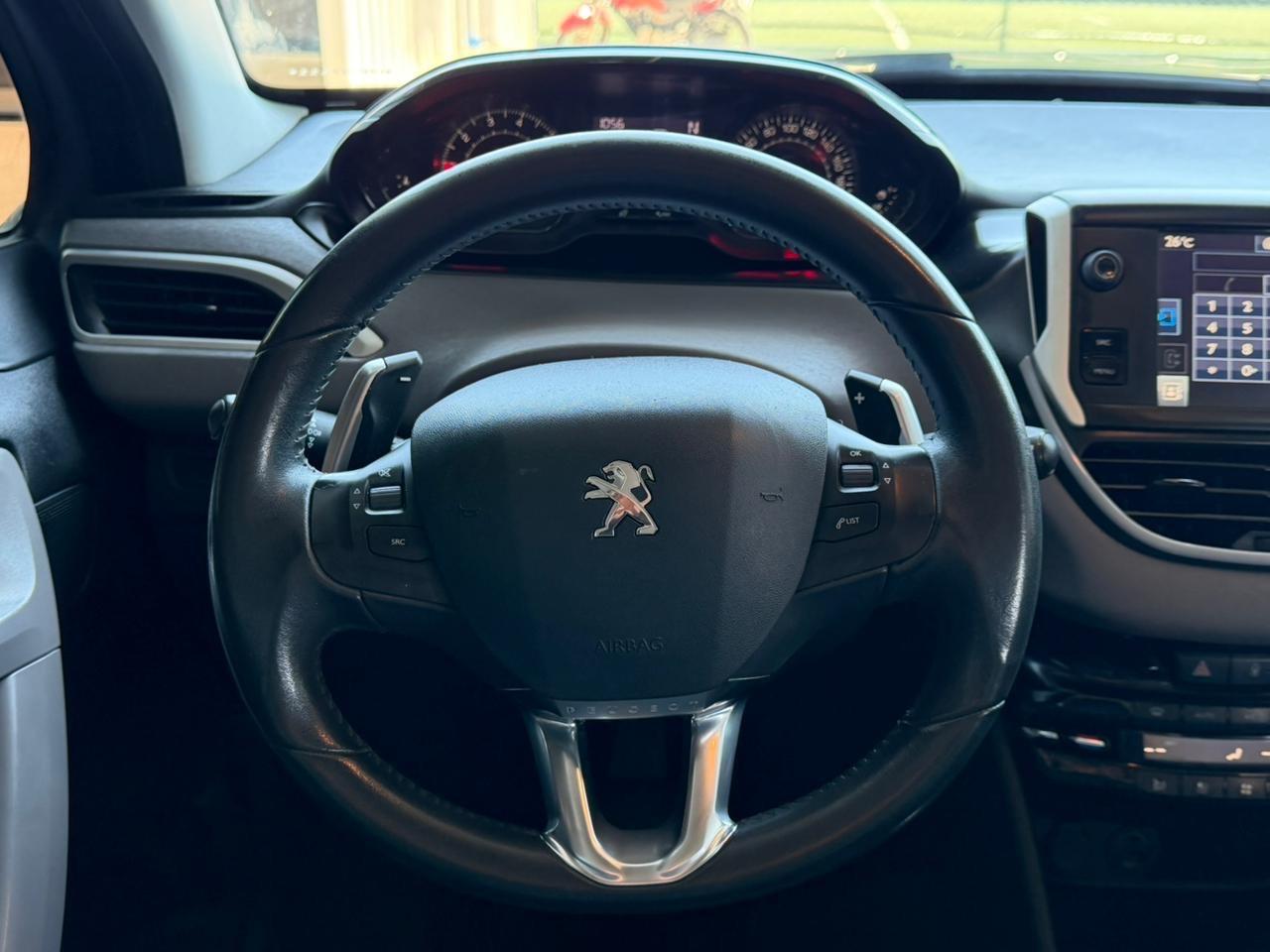 PEUGEOT 208 - Foto