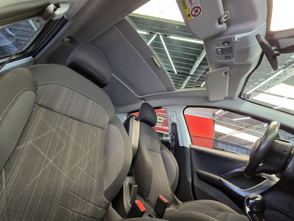 PEUGEOT 208 - Foto
