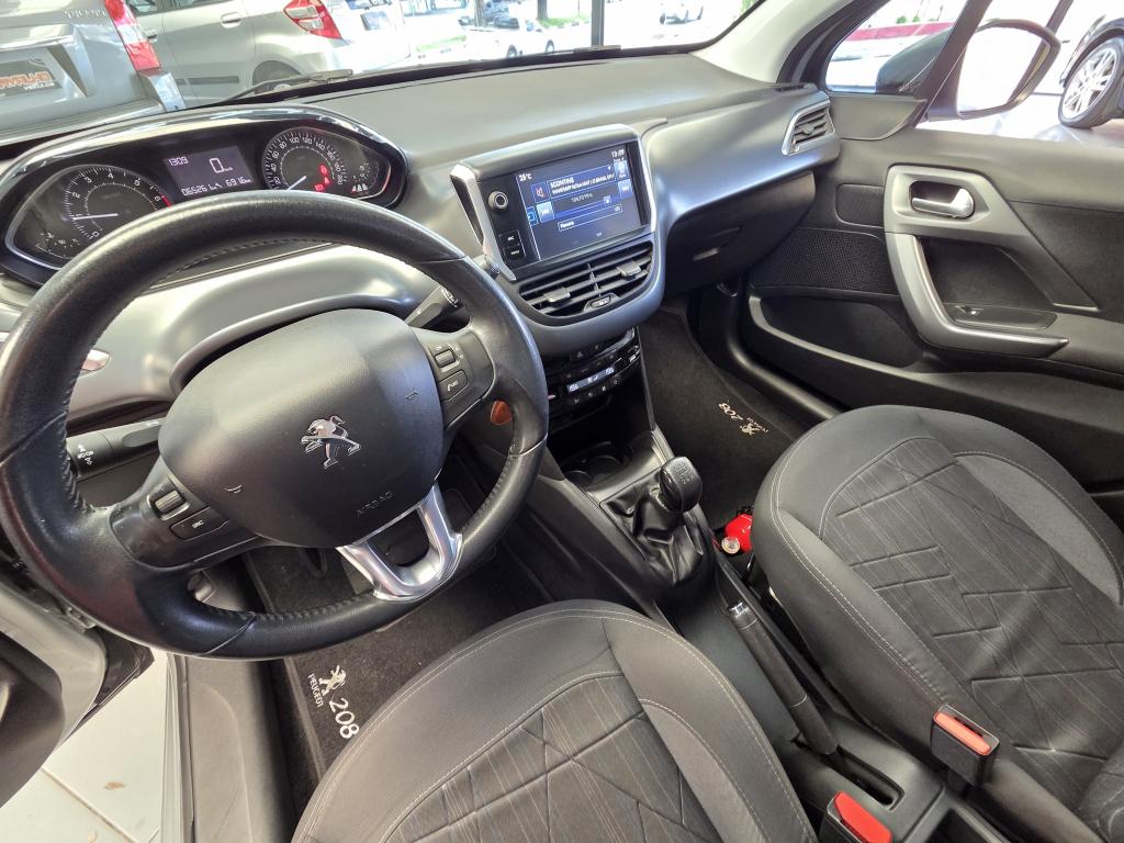 PEUGEOT 208 - Foto