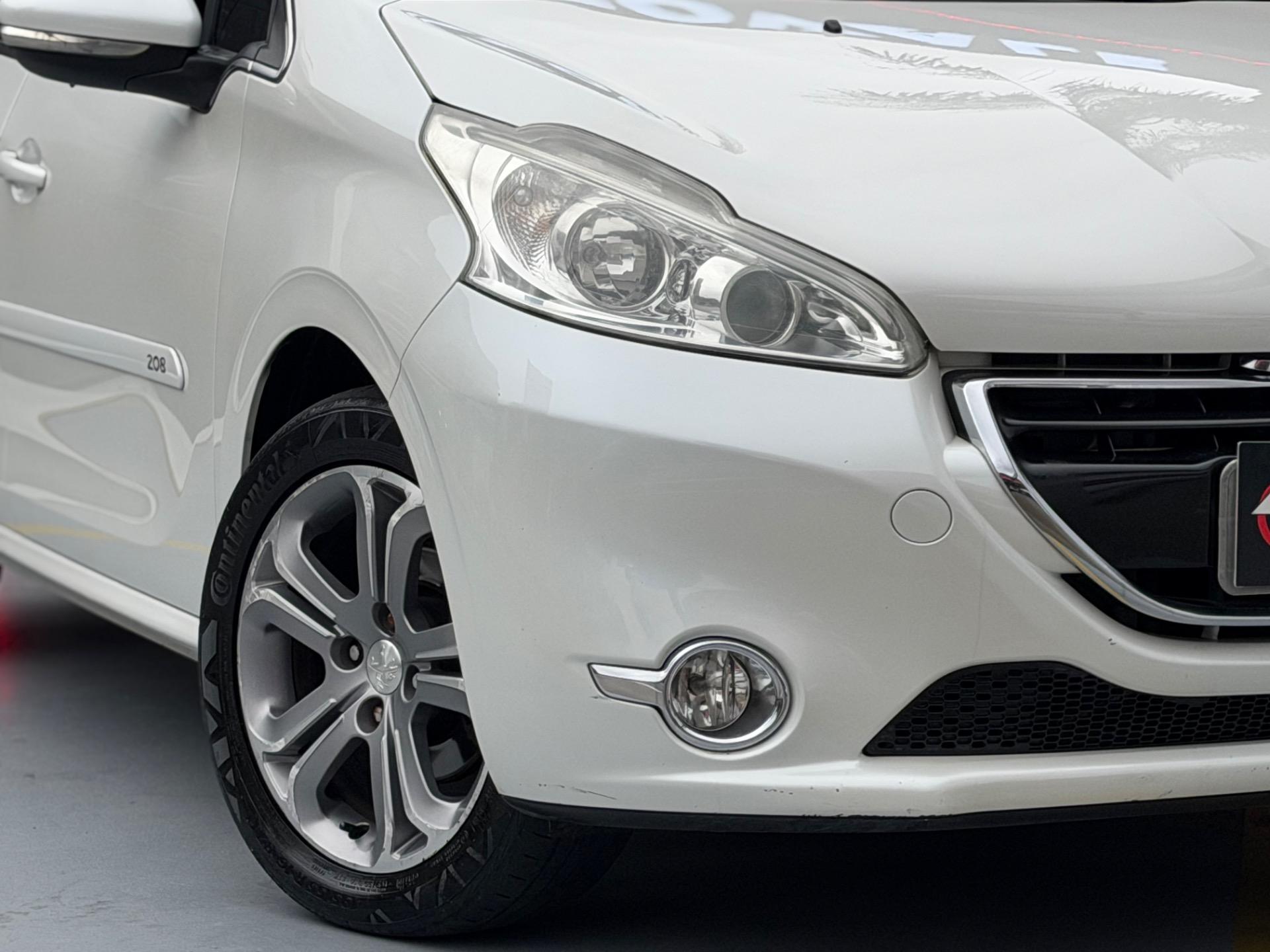 PEUGEOT 208 - Foto