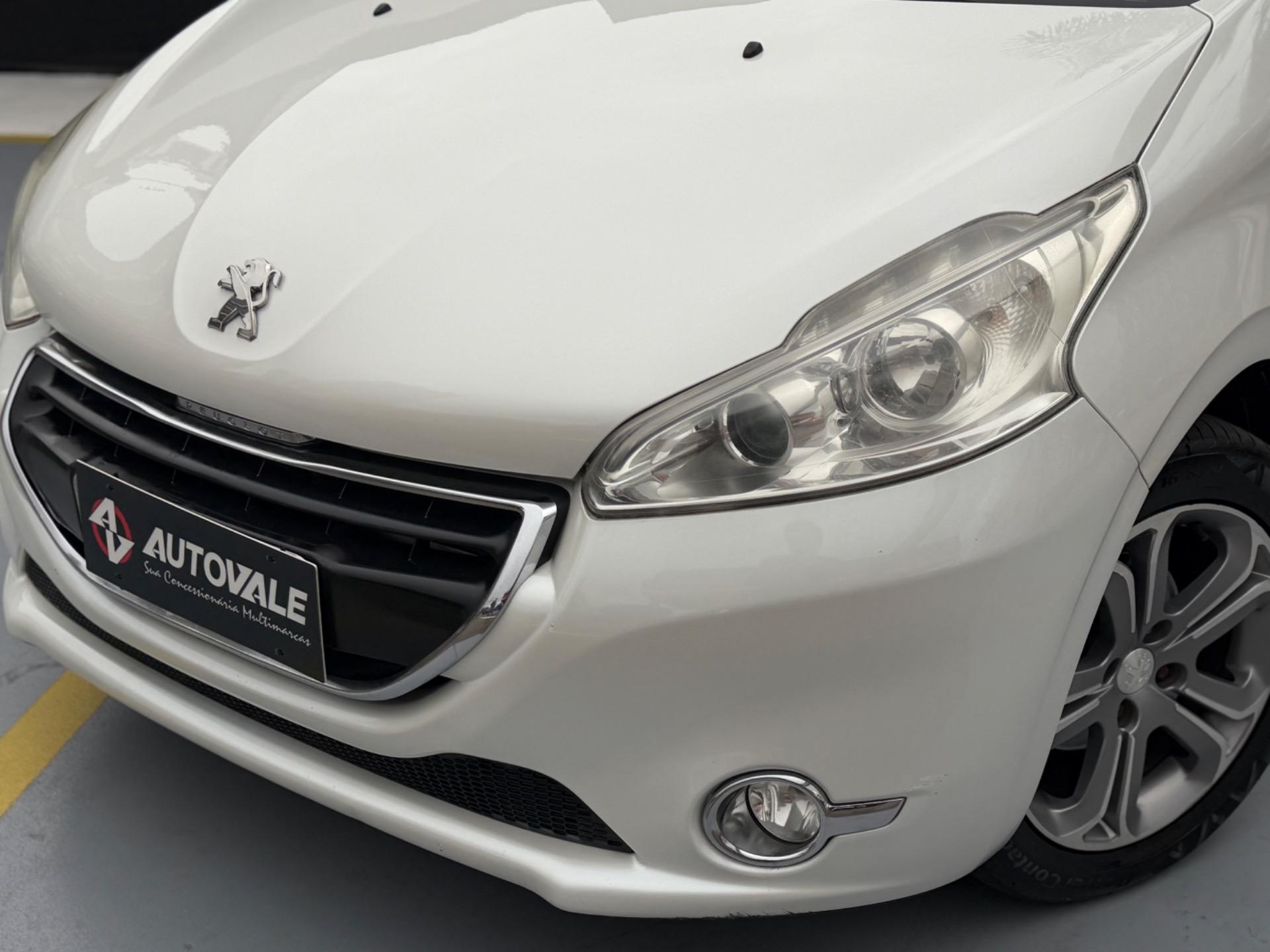 PEUGEOT 208 - Foto