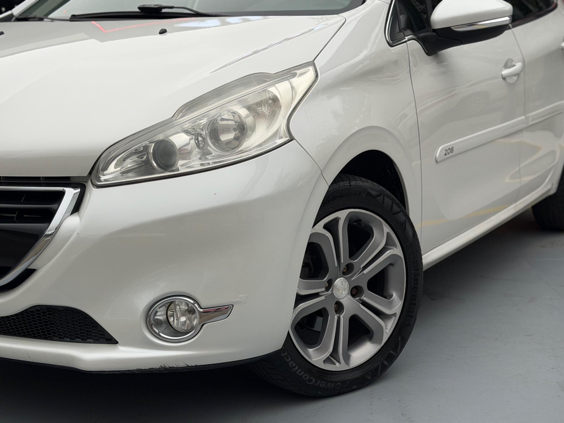 PEUGEOT 208 - Foto