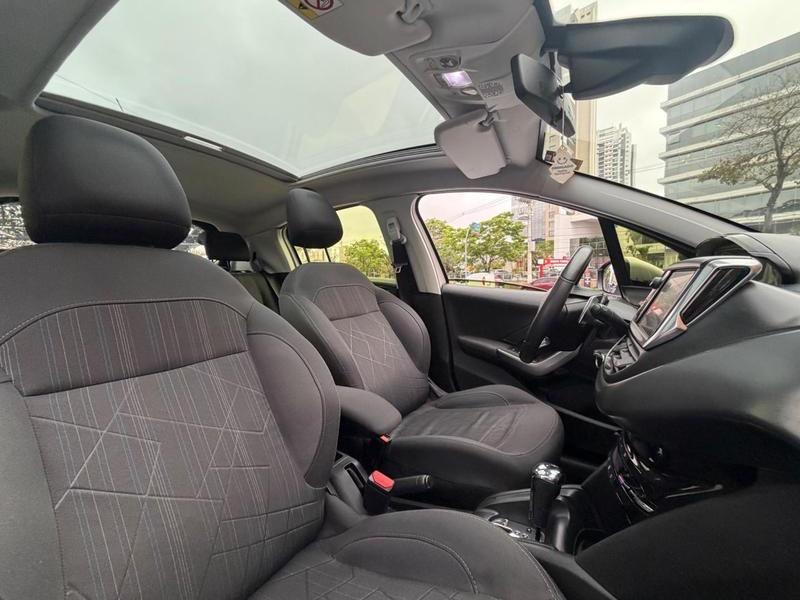 PEUGEOT 208 - Foto