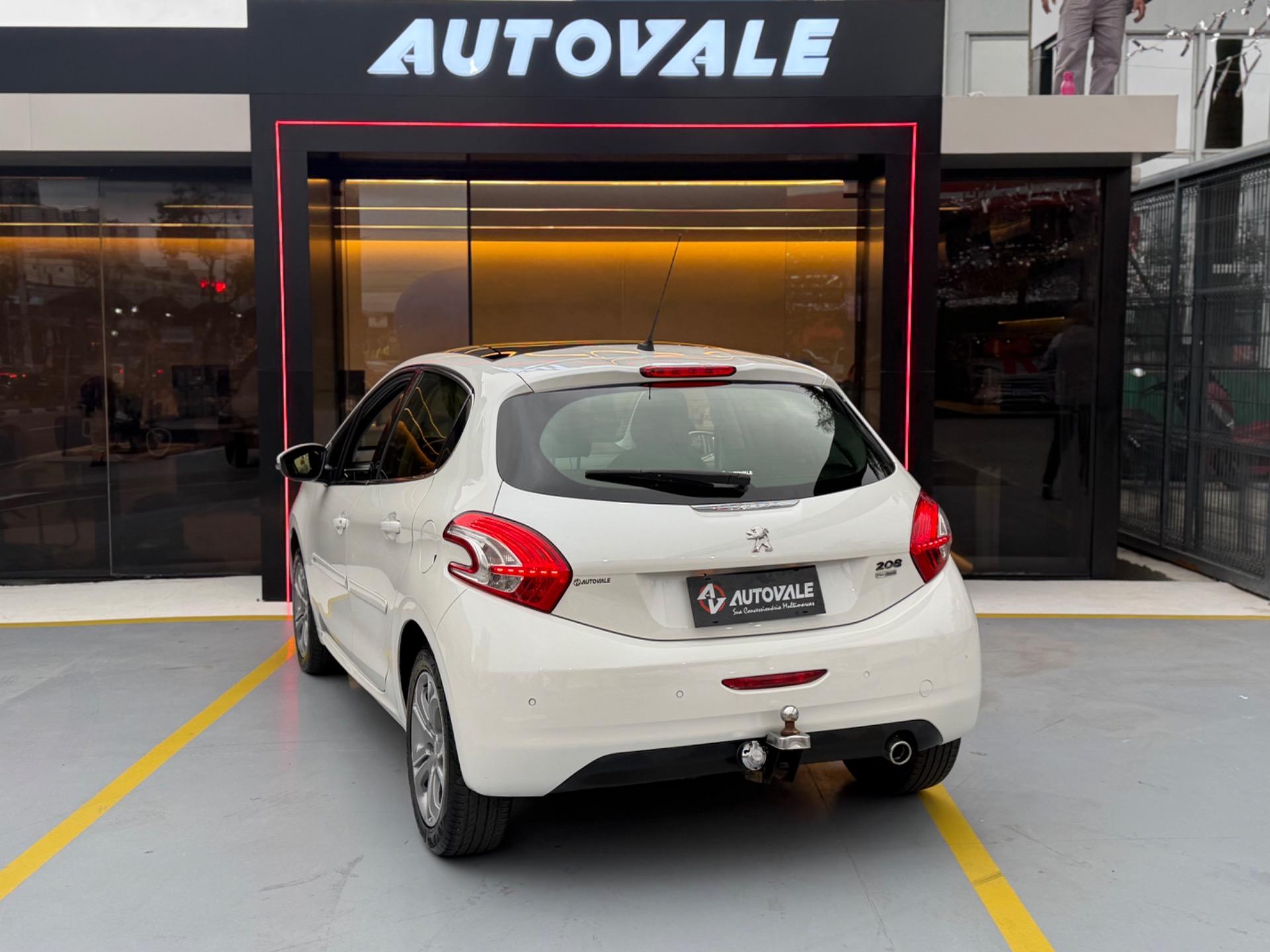 PEUGEOT 208 - Foto
