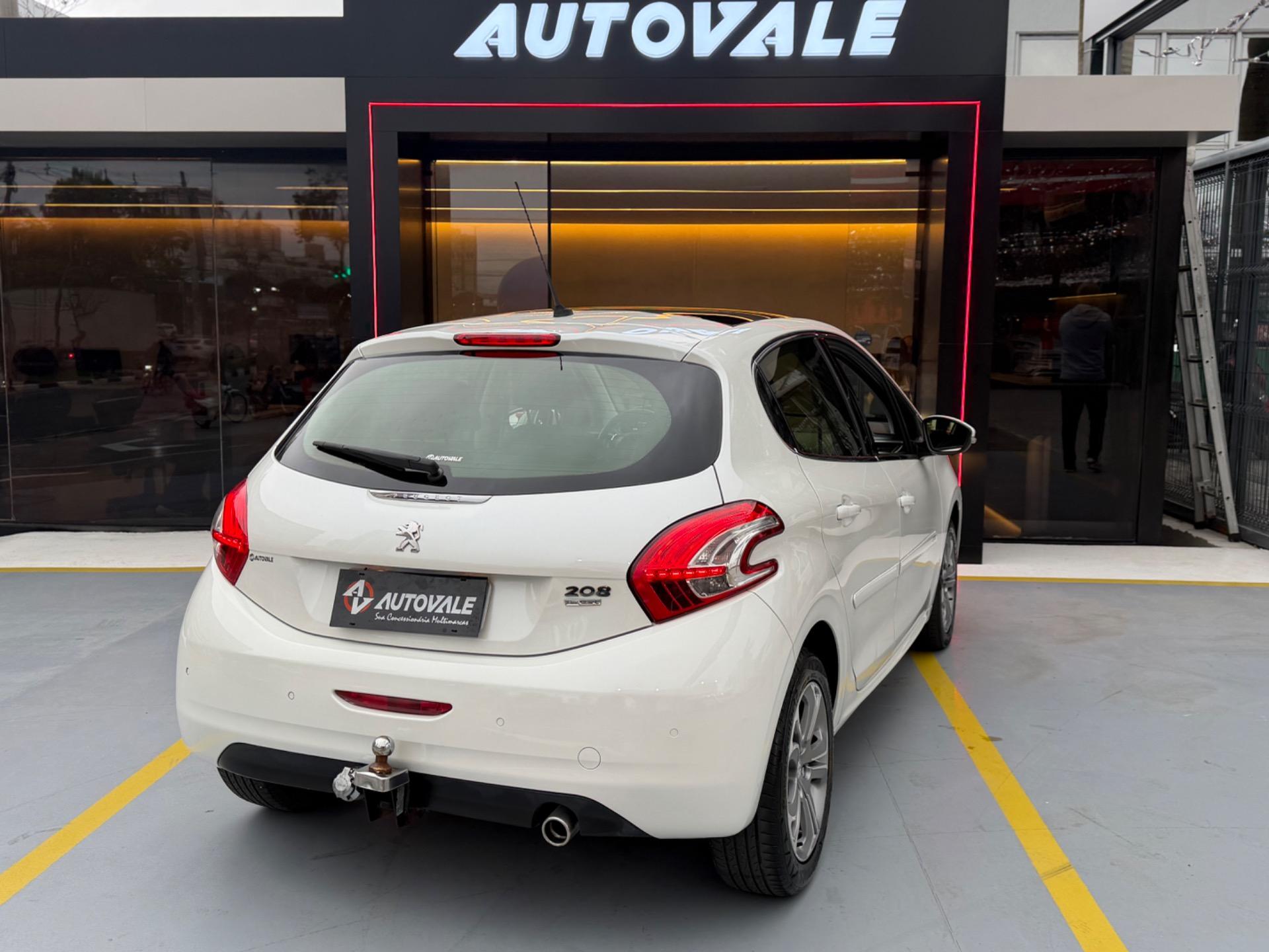 PEUGEOT 208 - Foto