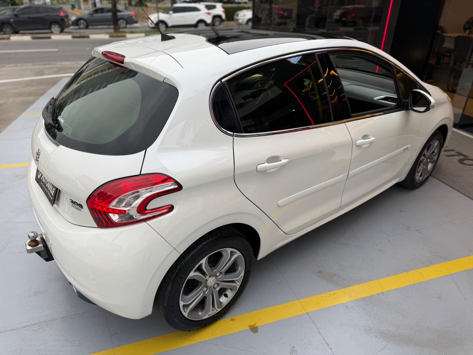 PEUGEOT 208 - Foto