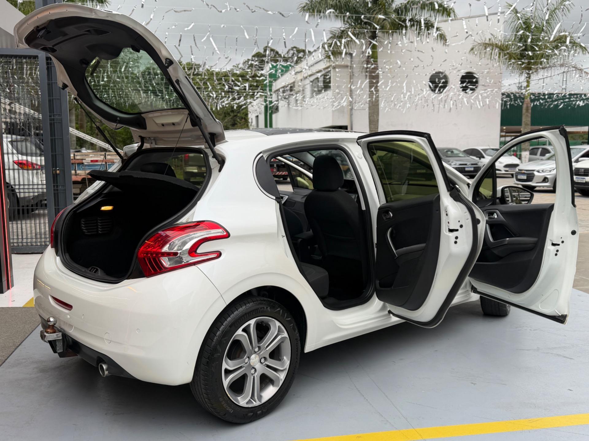 PEUGEOT 208 - Foto