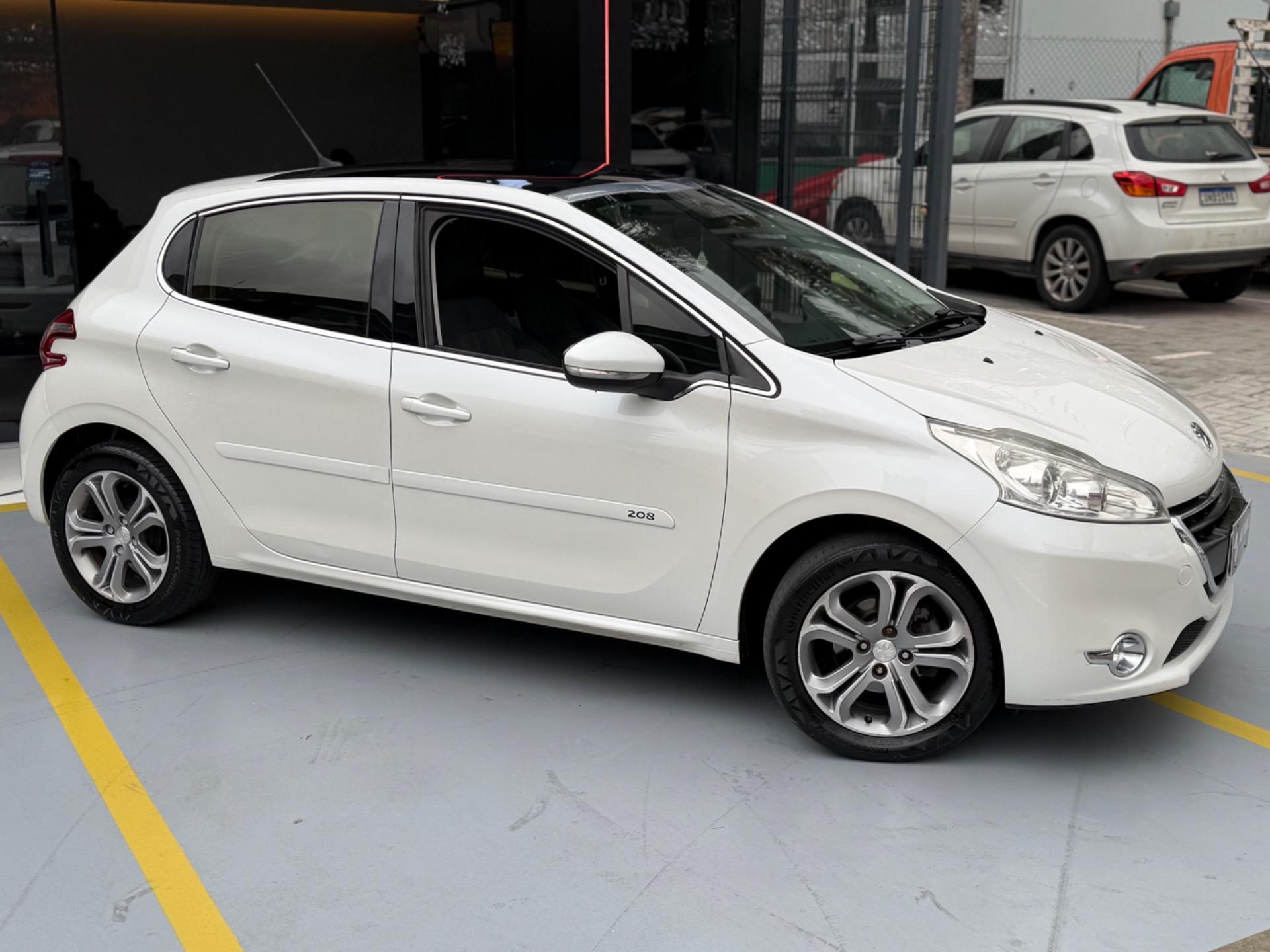 PEUGEOT 208 - Foto