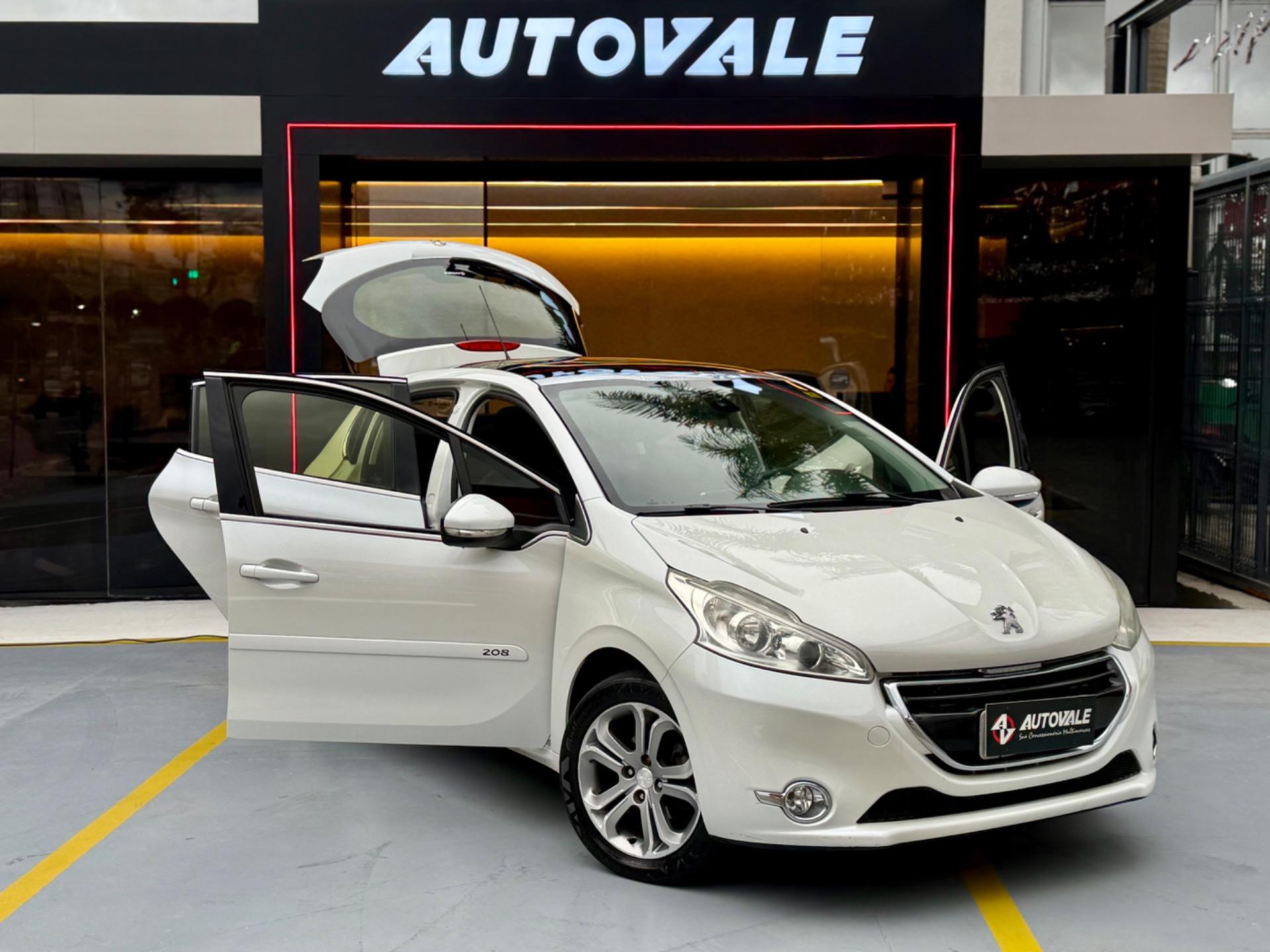 PEUGEOT 208 - Foto