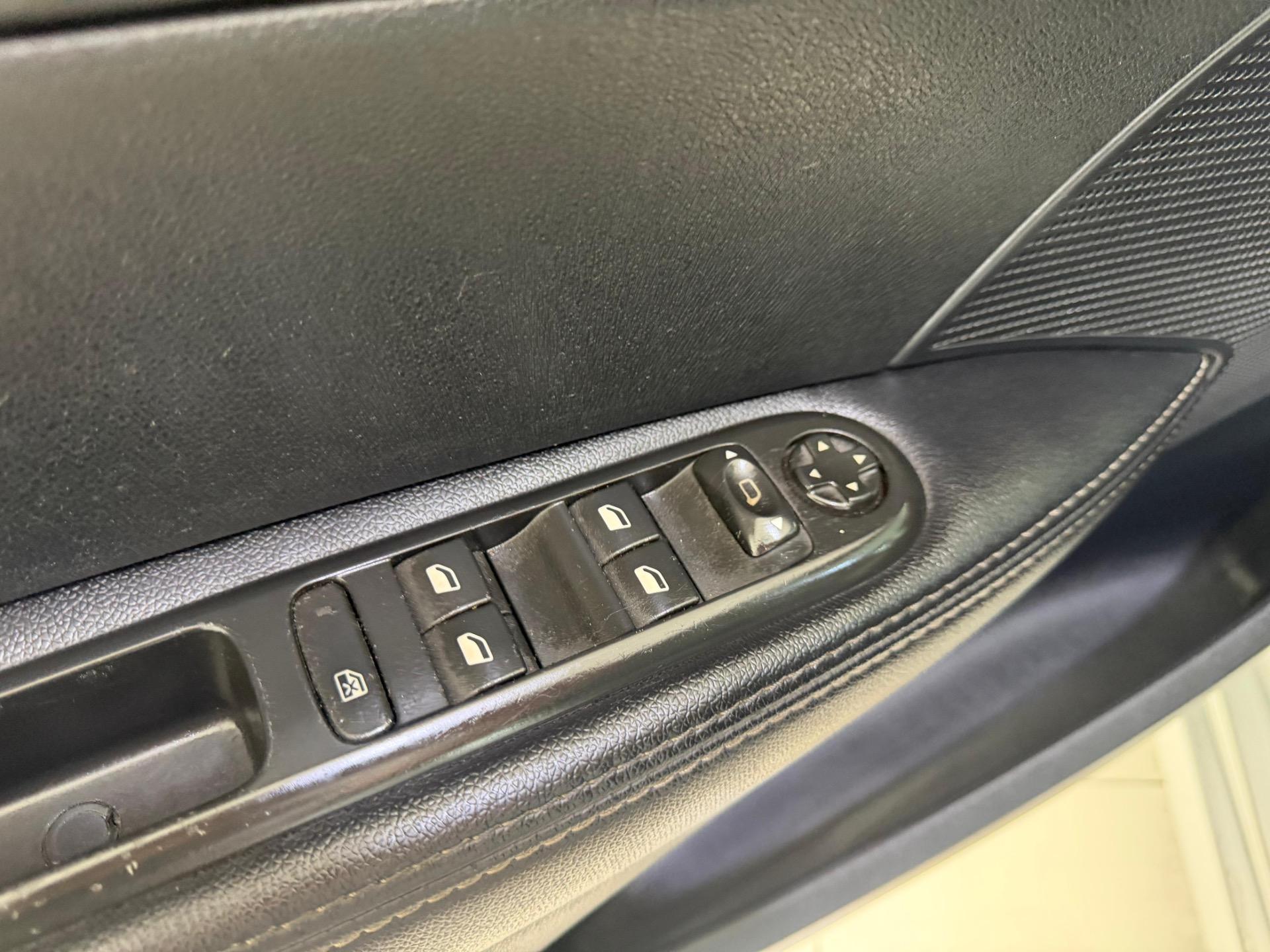 PEUGEOT 308 - Foto