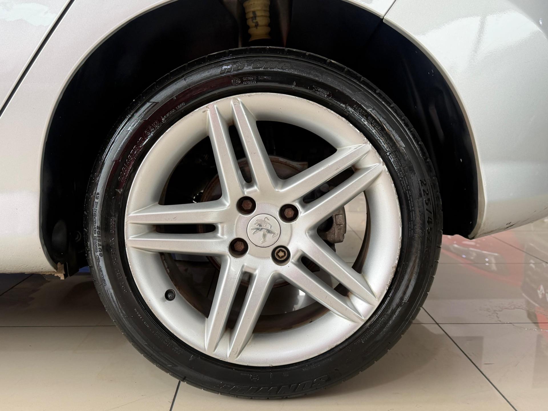 PEUGEOT 308 - Foto
