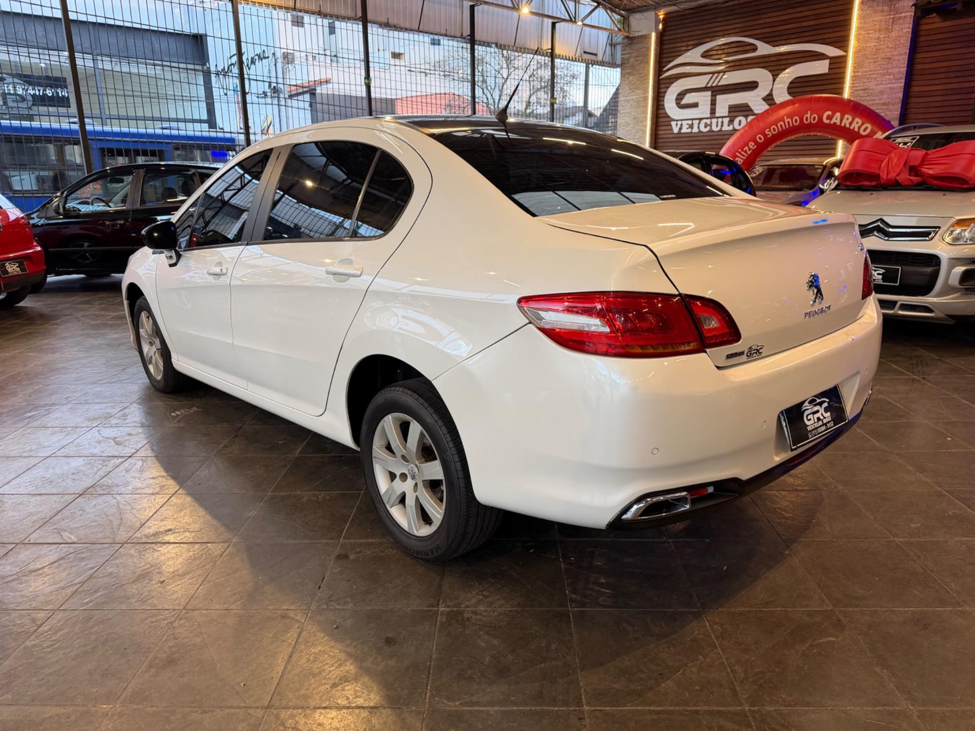 PEUGEOT 408 Sedan - Foto