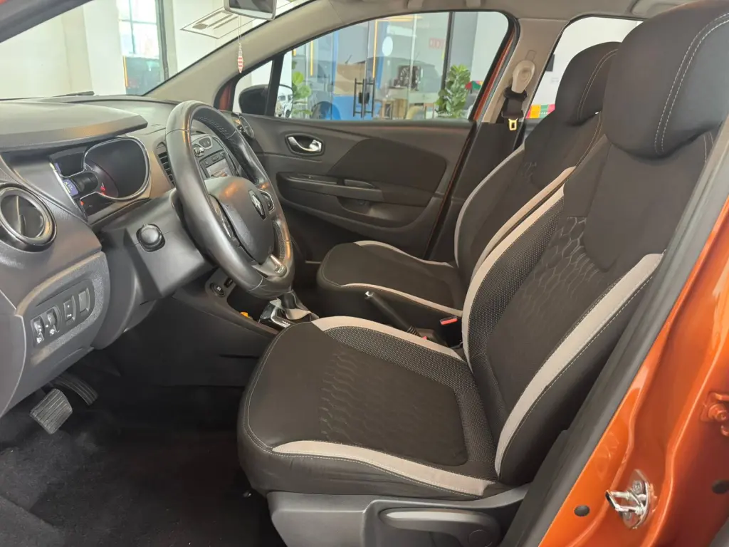 RENAULT Captur - Foto