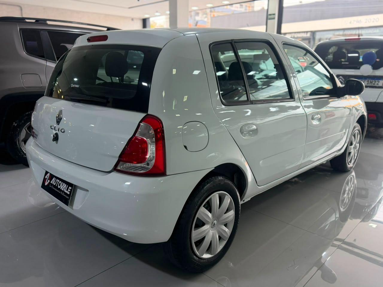 RENAULT Clio Hatch - Foto