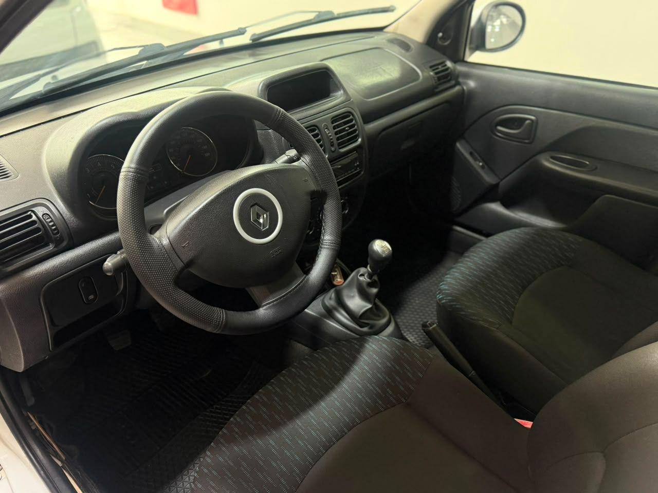 RENAULT Clio Hatch - Foto