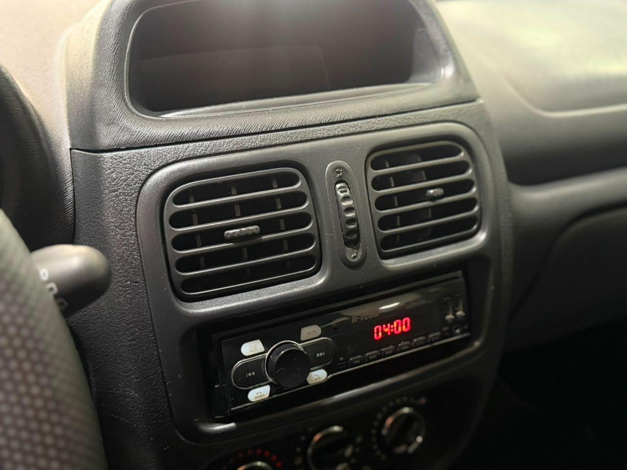RENAULT Clio Hatch - Foto