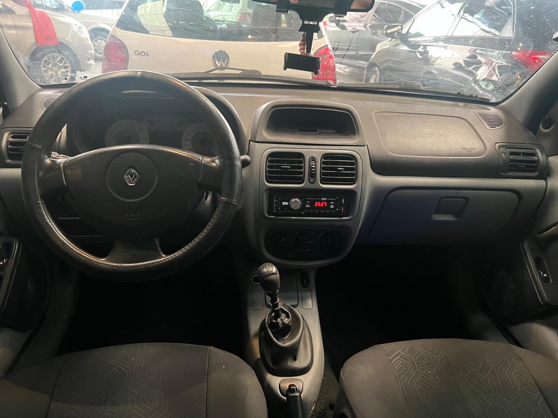 RENAULT Clio Sedan - Foto