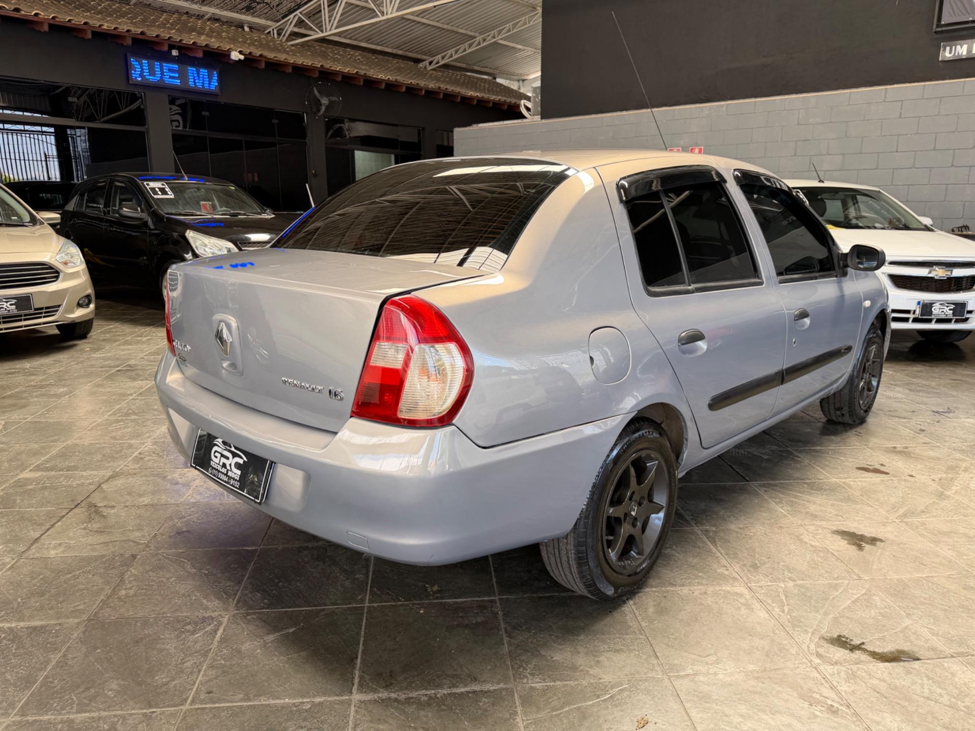 RENAULT Clio Sedan - Foto