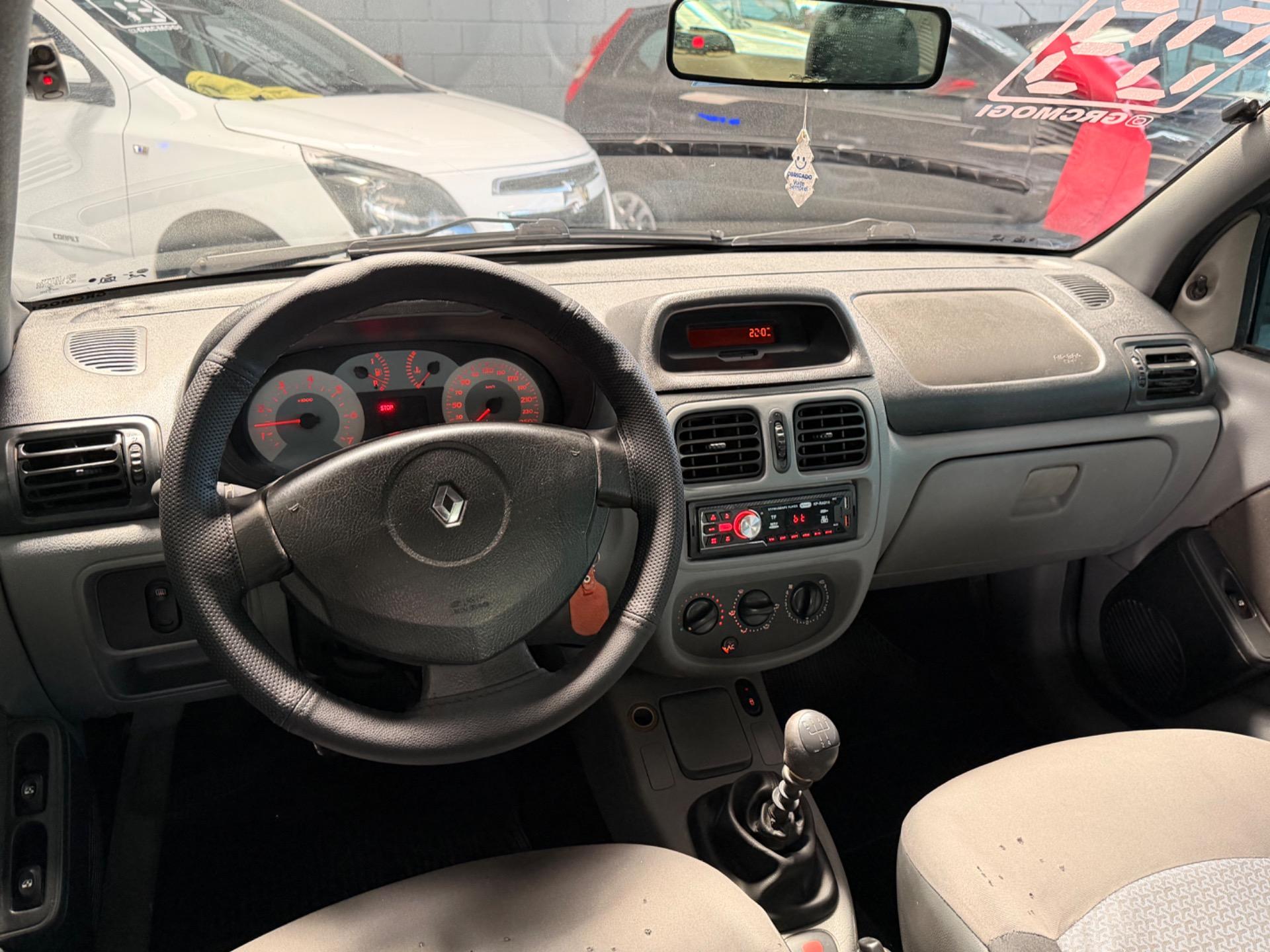 RENAULT Clio Sedan - Foto