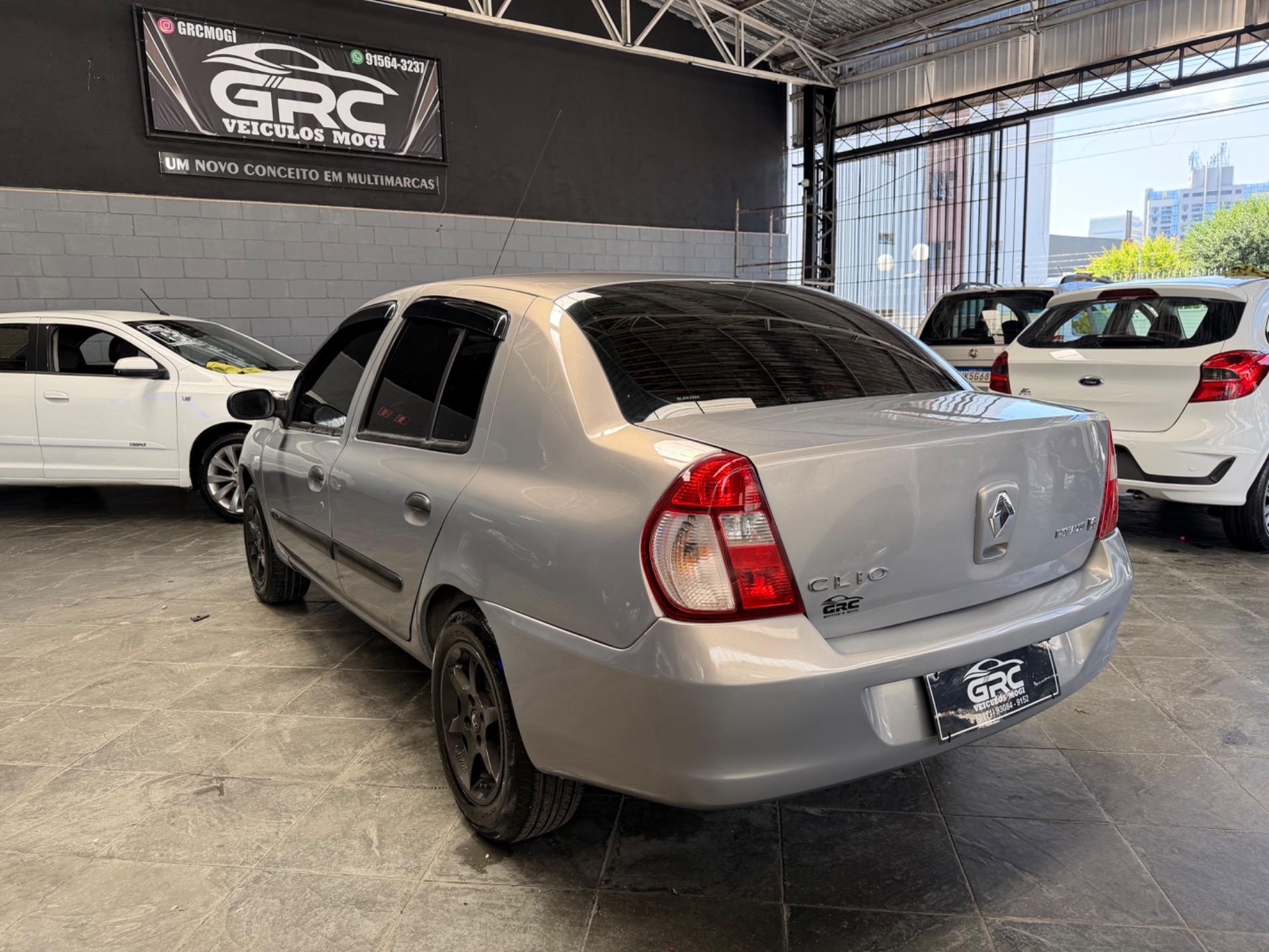 RENAULT Clio Sedan - Foto