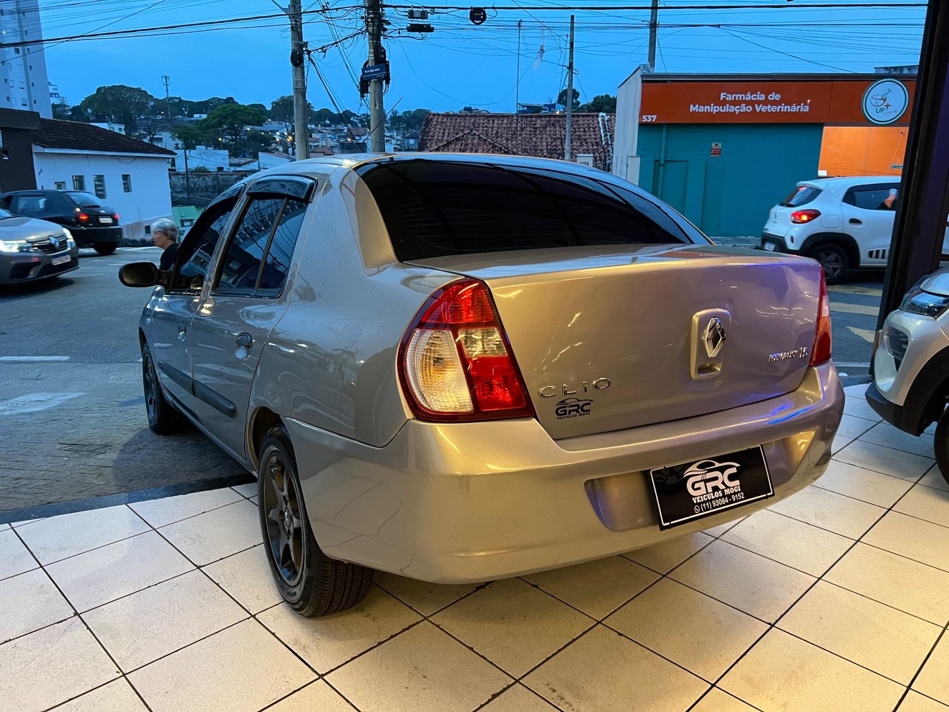 RENAULT Clio Sedan - Foto