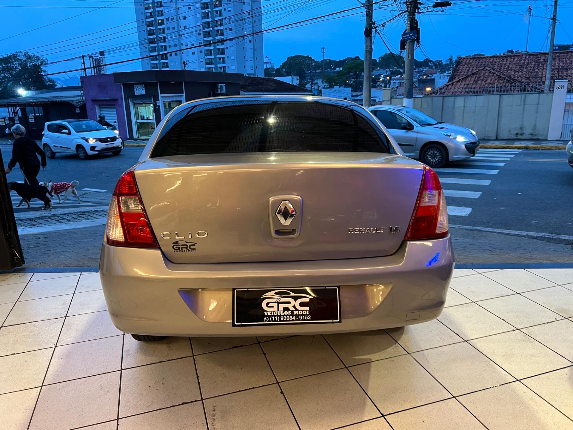 RENAULT Clio Sedan - Foto