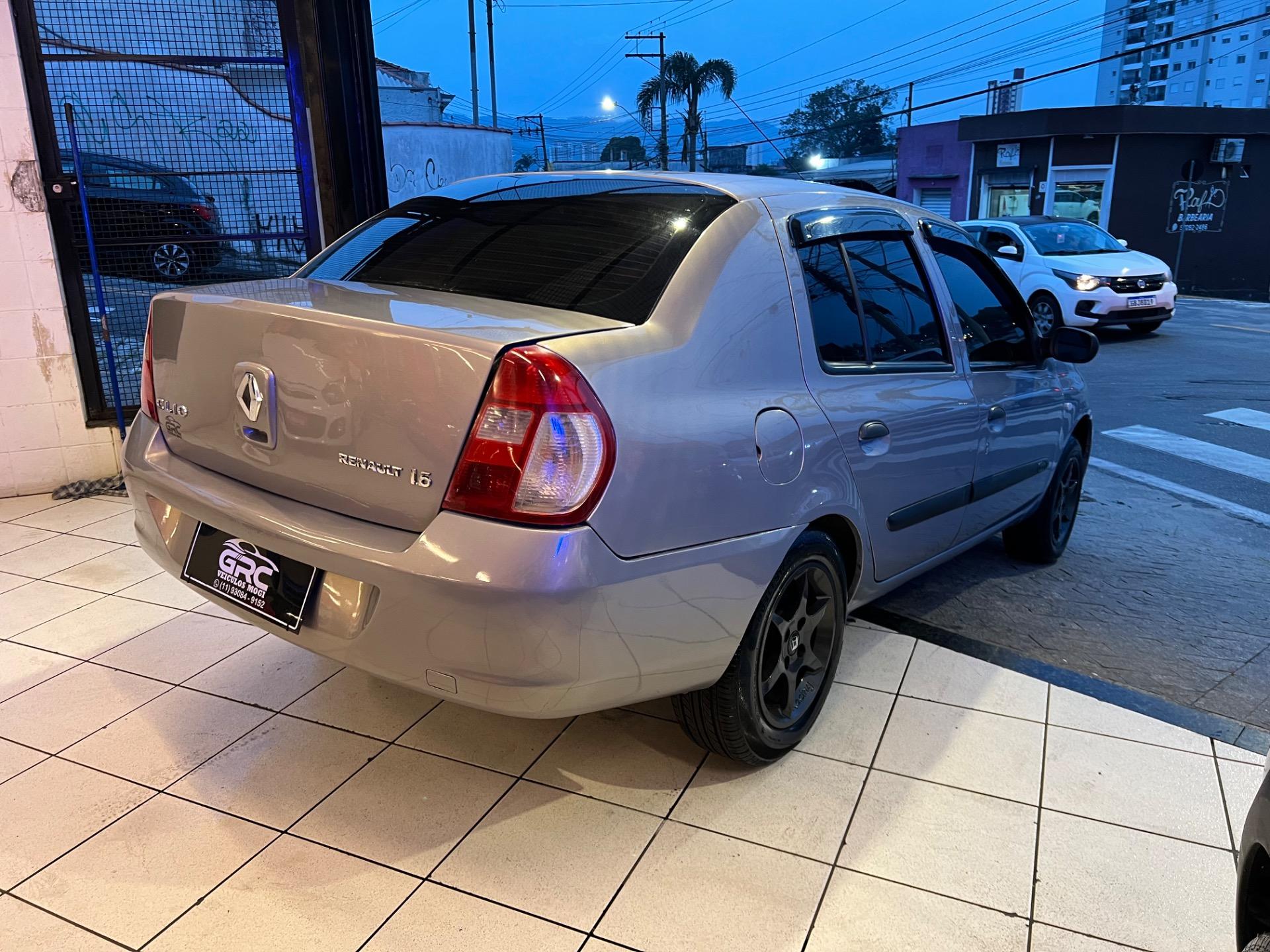 RENAULT Clio Sedan - Foto