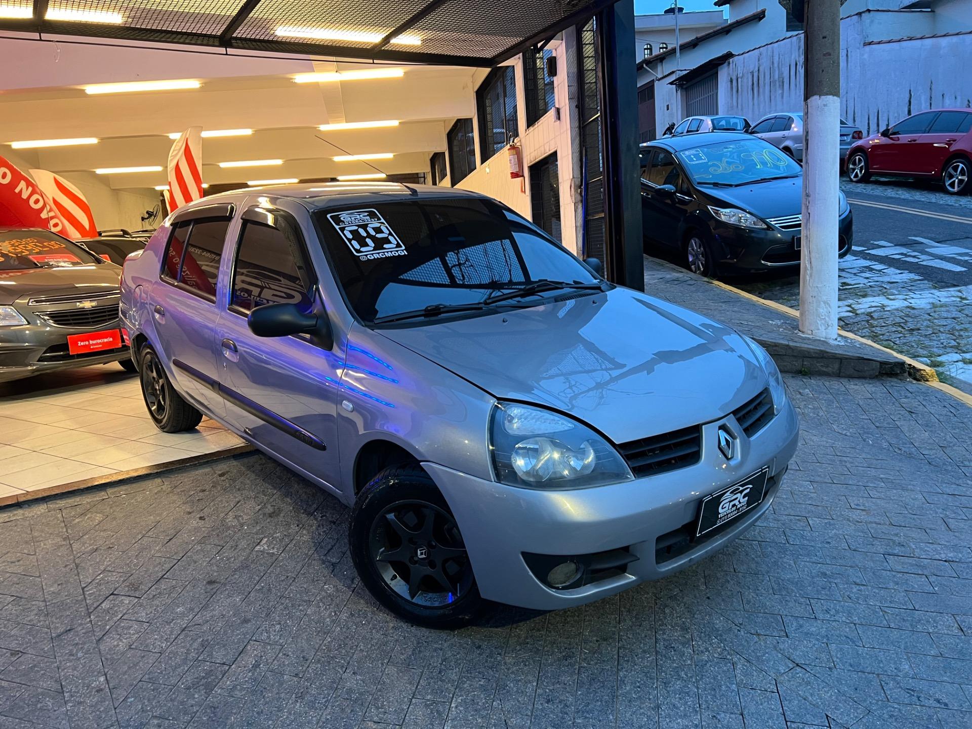 RENAULT Clio Sedan
