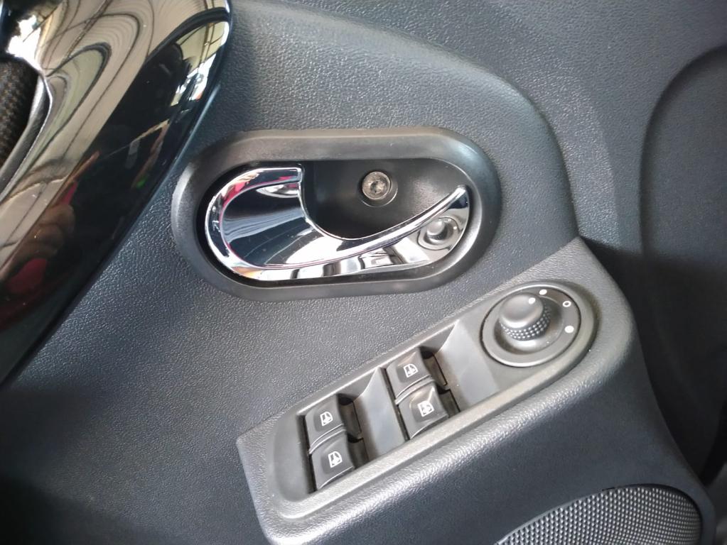 RENAULT Duster - Foto